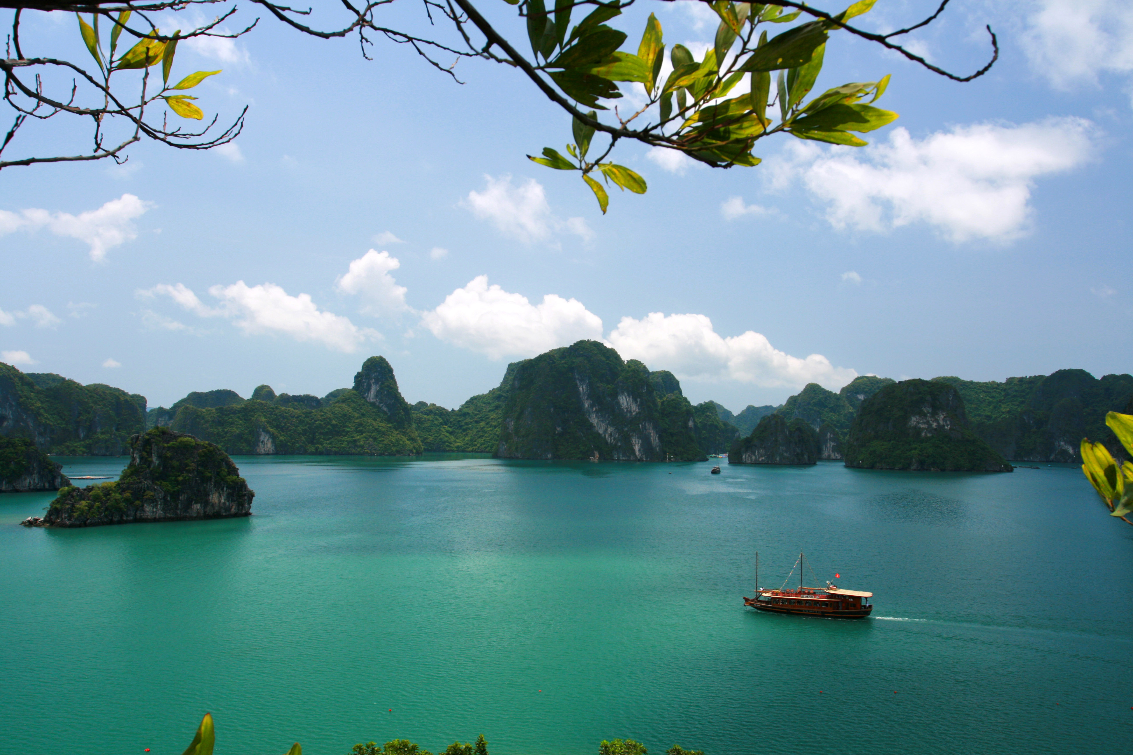 Group Tour: Ha Long Bay 3 Days 2 Nights On Boat