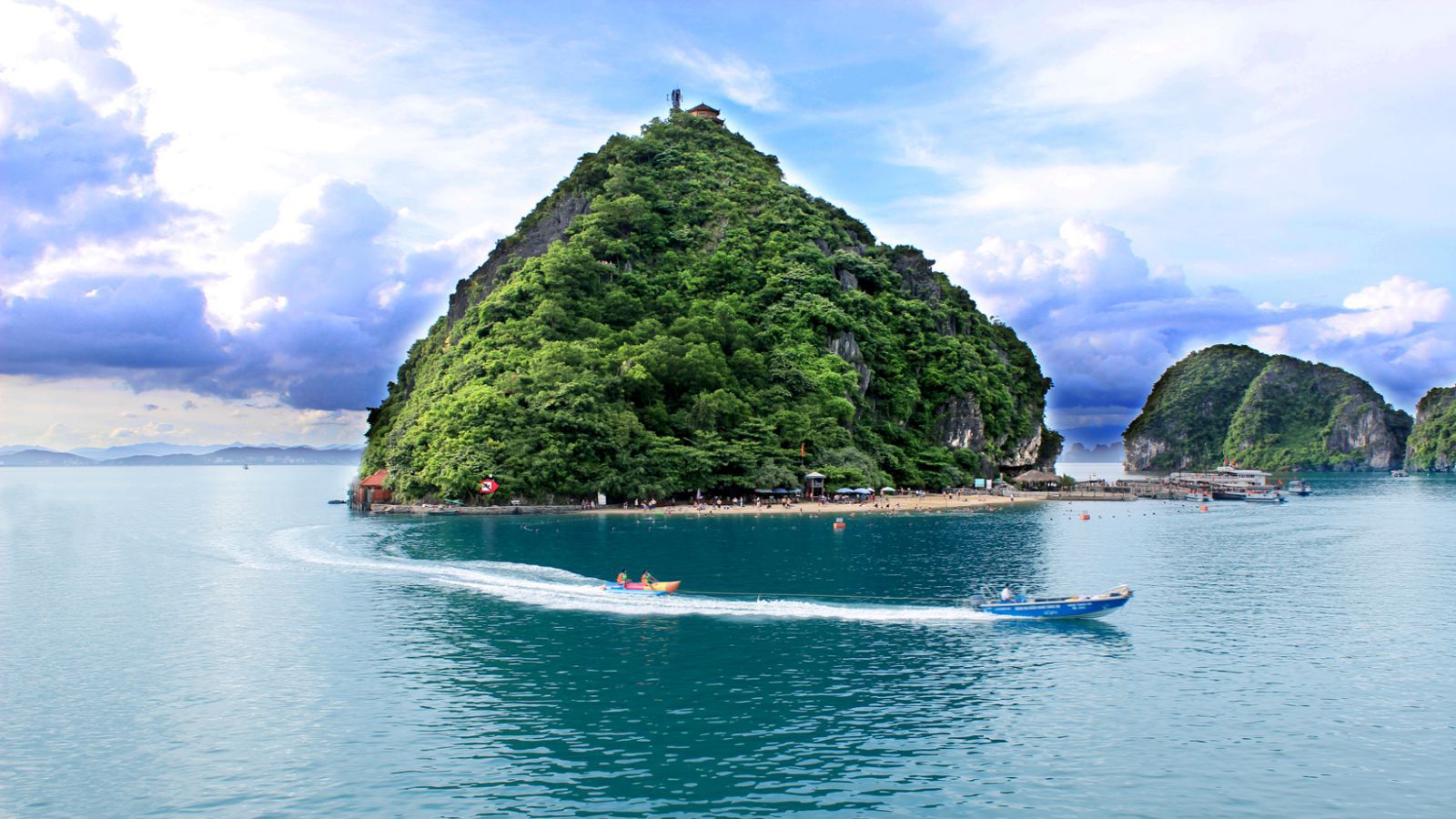 Group Tour: Hạ Long Bay 2 Days 1 Night On Boat