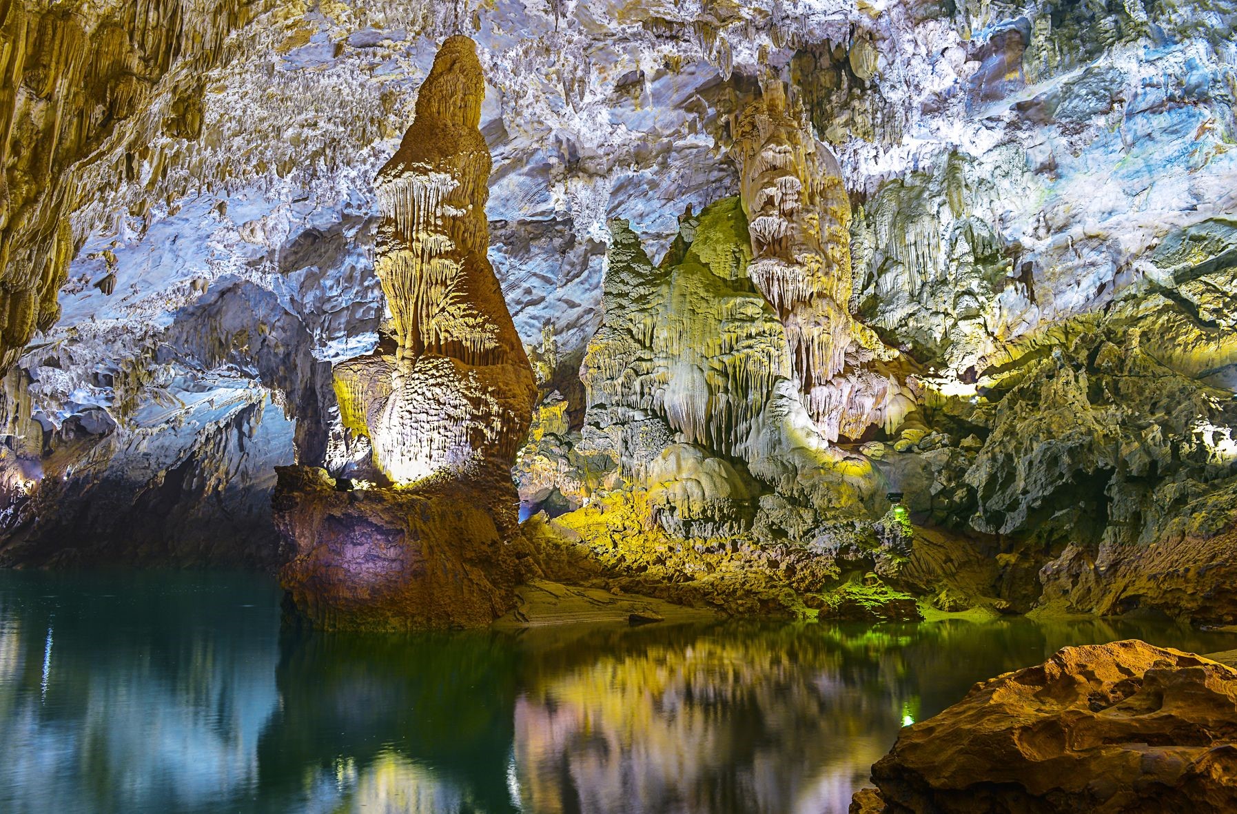 Group Tour: Hue To Phong Nha Cave 1 Day